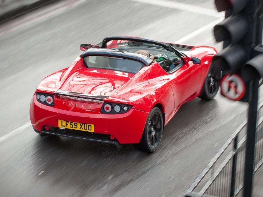  Tesla Roadster Sport 2010 года  (UK) (фото 4 из 13)